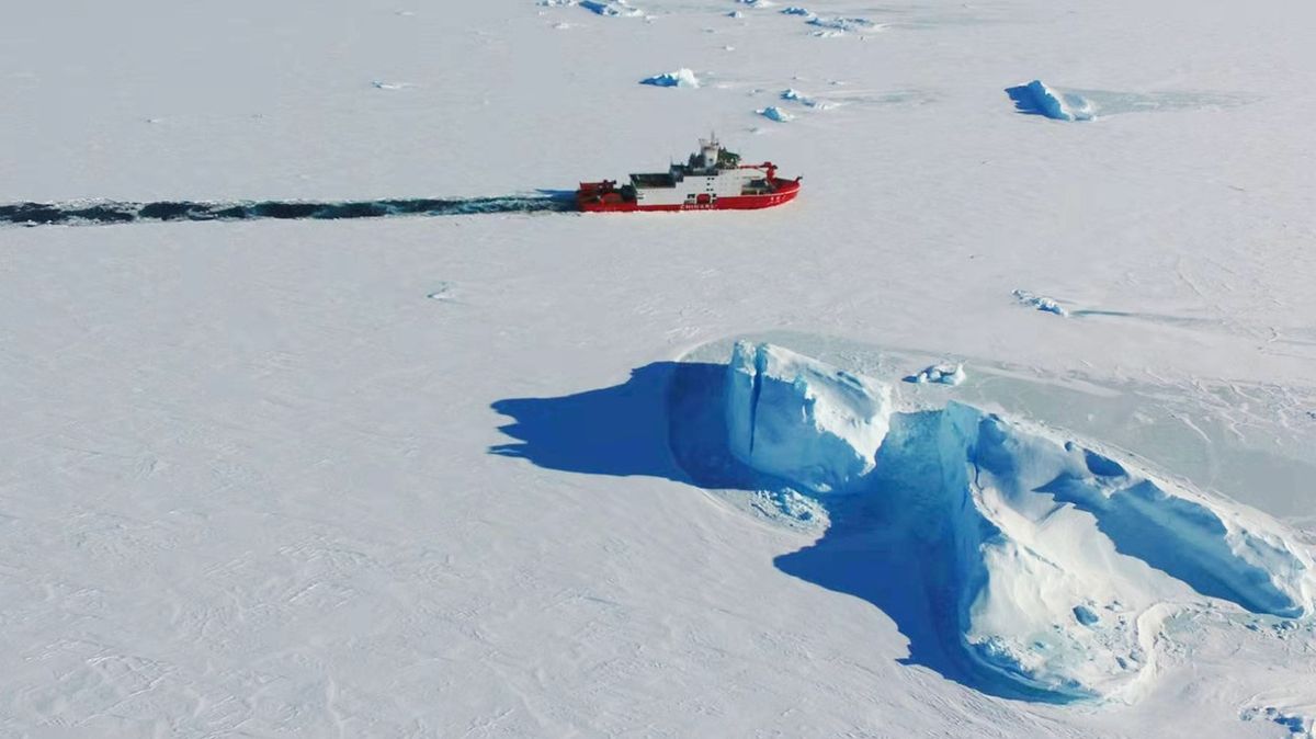 Boj o polární oblasti. Trump zavelel k výrobě ledoborců